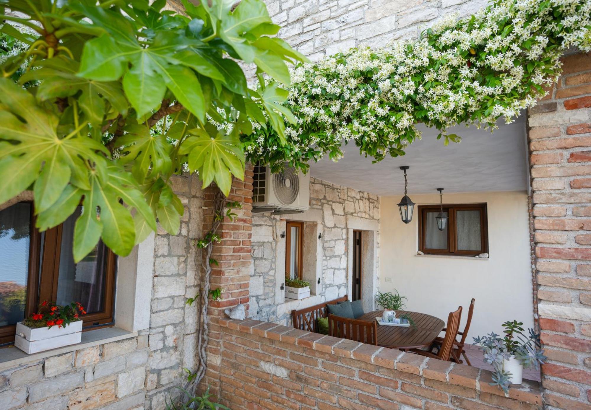 Lavanda Sveti Lovreč Pazenatički Chambre photo